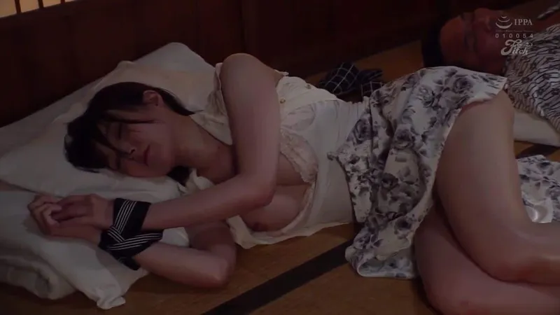 Xin chồng yêu đi bàn việc làm ăn với cấp trên, nữ nhân viên rơi vào kế hoạch của ông cấp trên biến thái