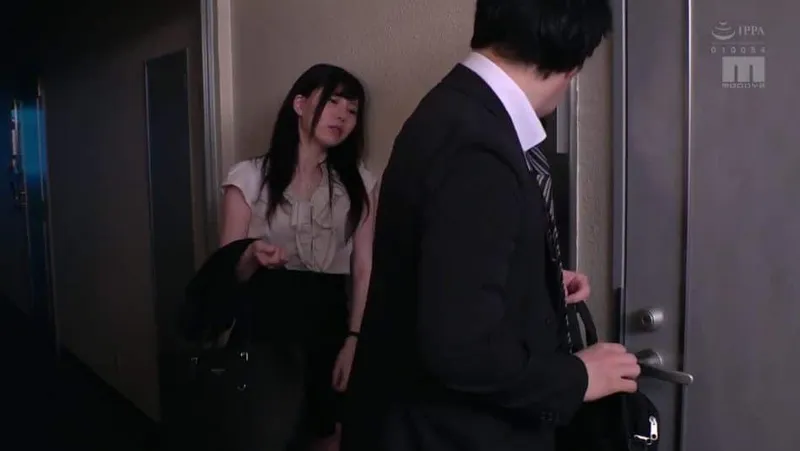 Bà xã nhà kề bên nhận nhầm tôi là ông chồng trong một hôm say xỉn